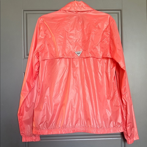 Columbia PFG orange windbreaker has front pockets - Picture 6 of 7